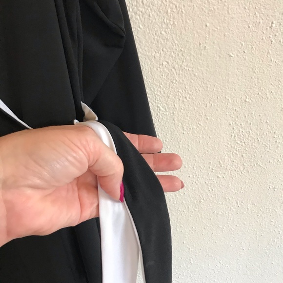 31) 🎶Chelsea Studio 🎶wrap-around (style)dress. - Picture 2 of 8